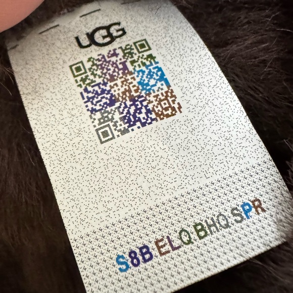 NEW UGG Classic Short II Boots in Burnt Cedar - Picture 8 of 13